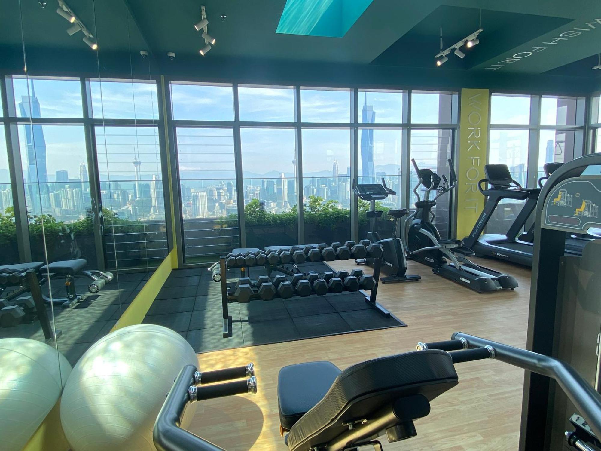 Upper Hotel Suites Kl Sentral Куала Лумпур Екстериор снимка
