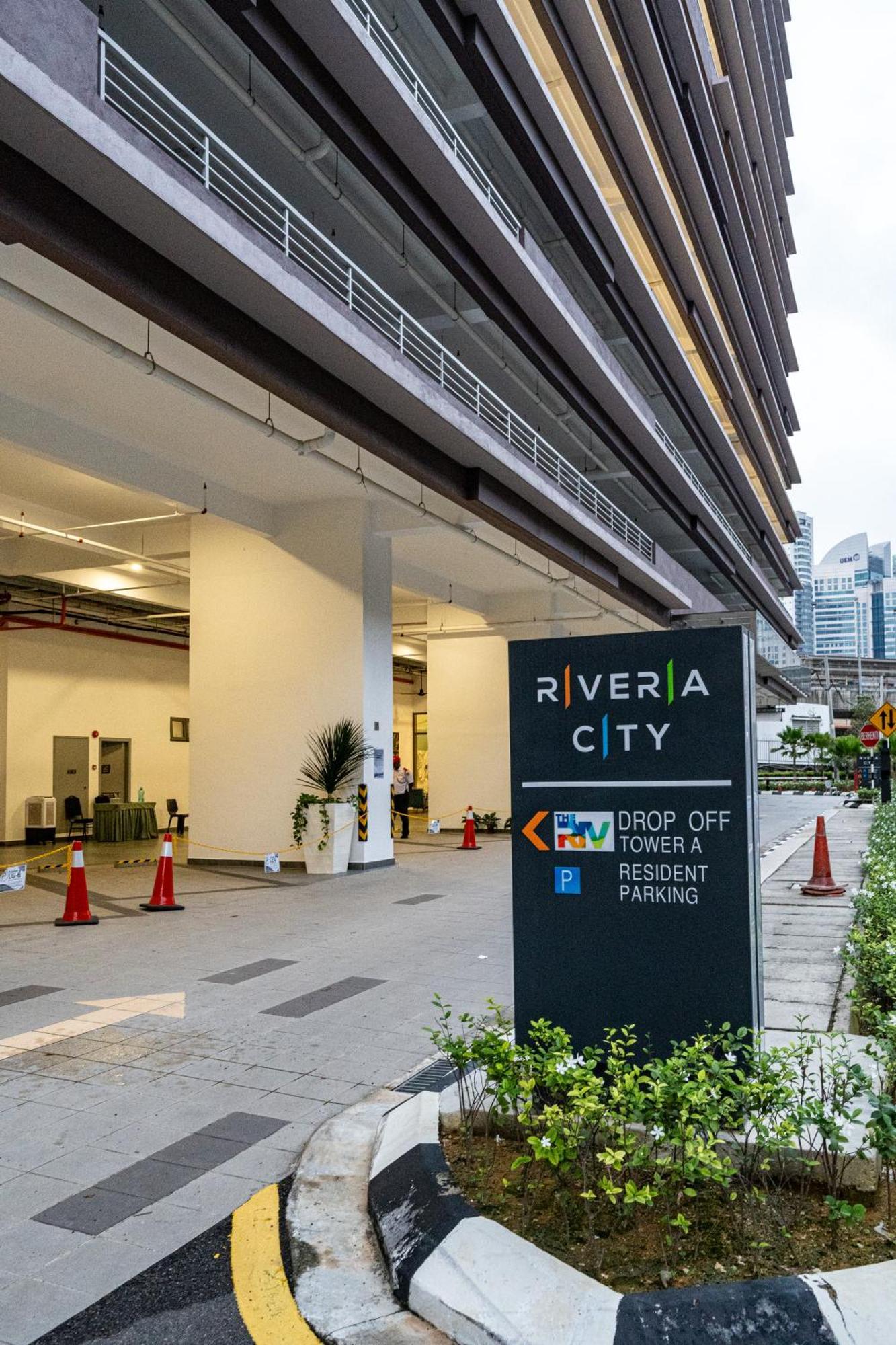 Upper Hotel Suites Kl Sentral Куала Лумпур Екстериор снимка